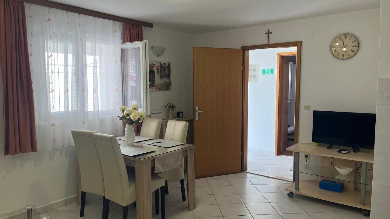 Apartment Ante Ražanj エクステリア 写真