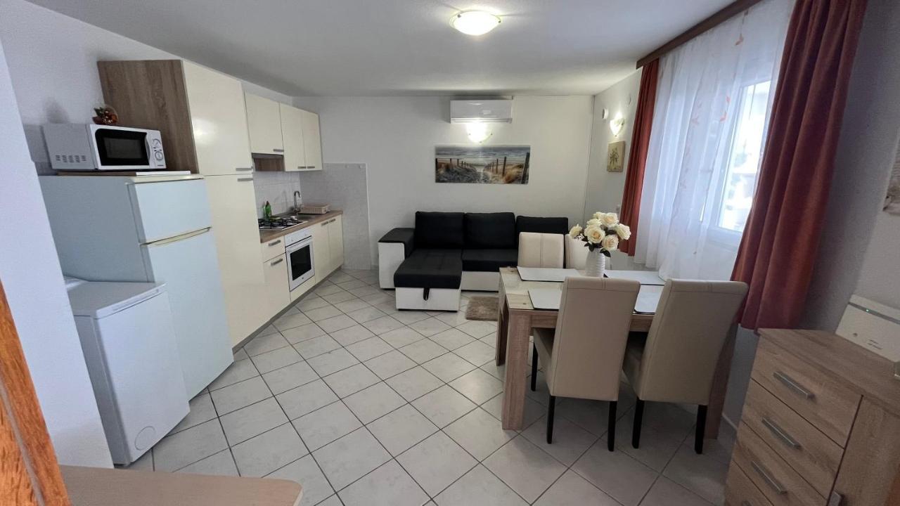 Apartment Ante Ražanj エクステリア 写真